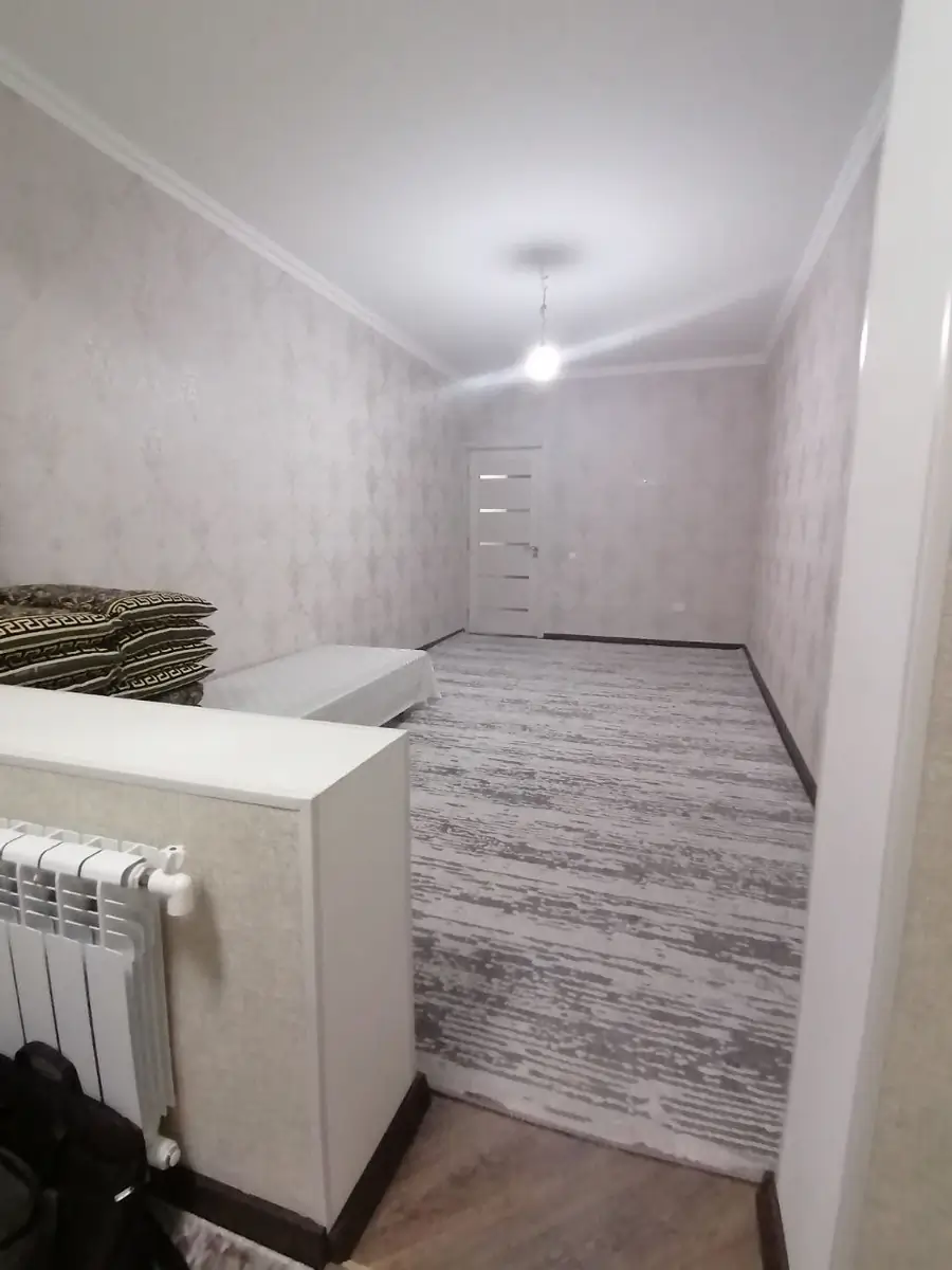 Продается 3-комнатная квартира − 60 м²