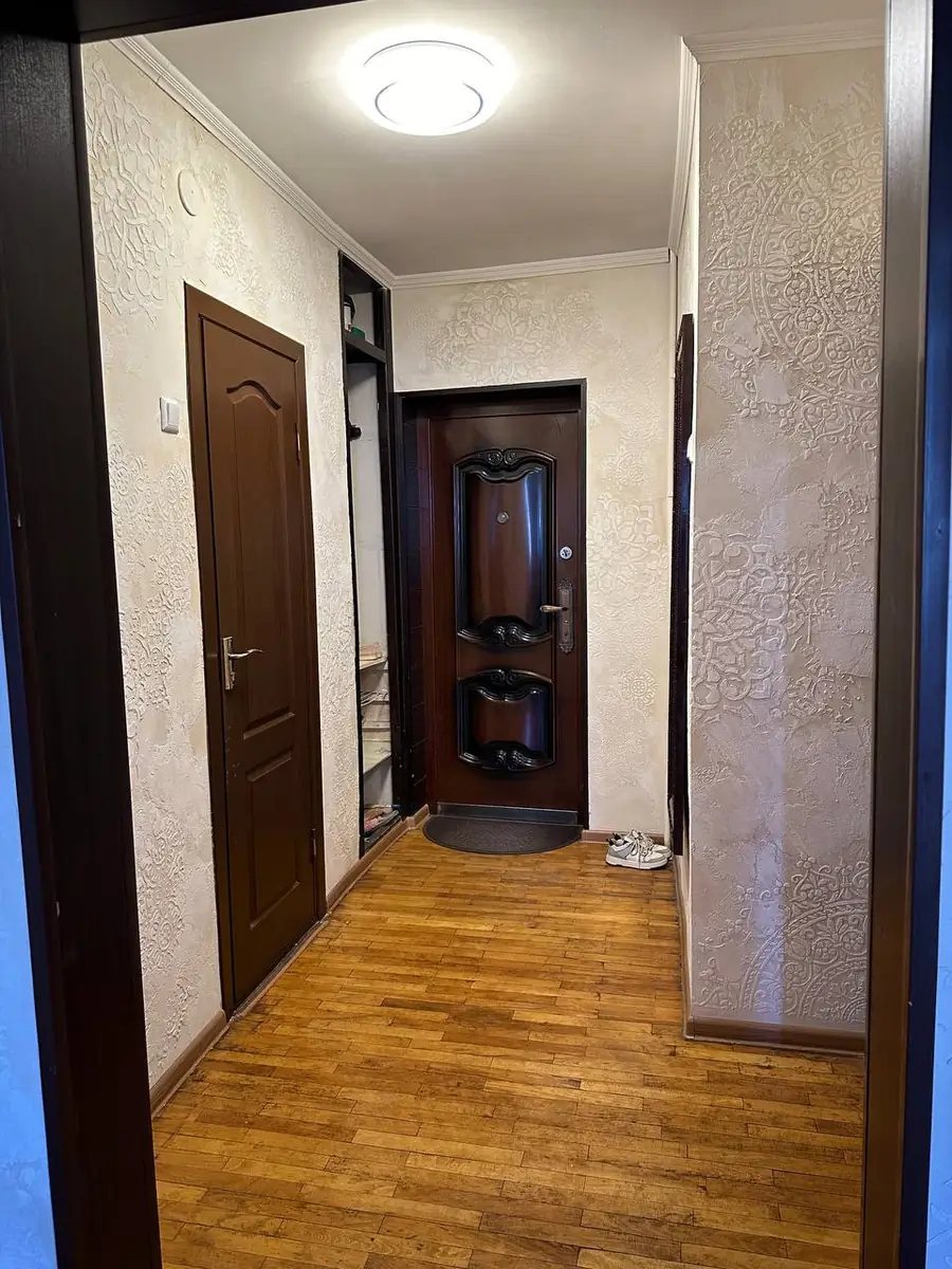 Продается 4-комнатная квартира − 120 м²