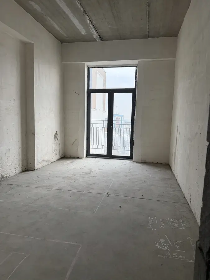 3 xonali kvartira sotiladi − 112 m²