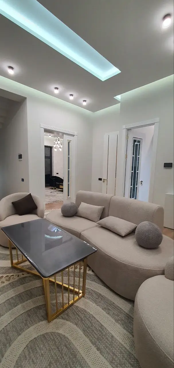 Ijaraga 2 qavatli uy − 200 m²