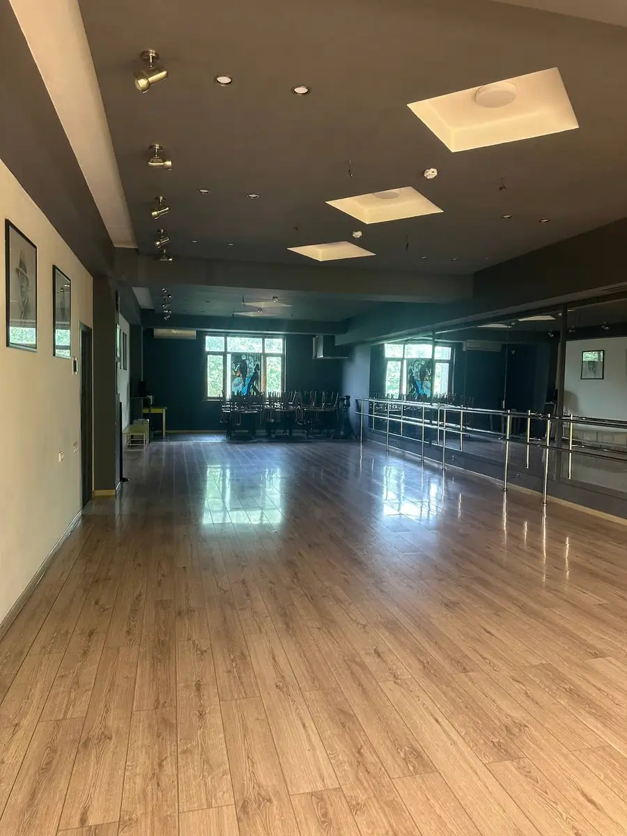 Ijaraga ofis − 200 m²