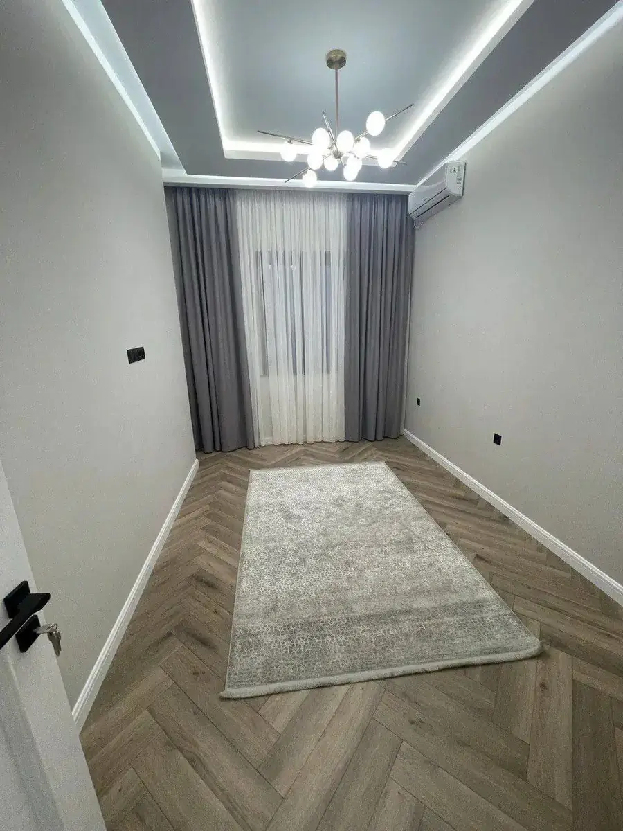 Продается 4-комнатная квартира − 92 м²