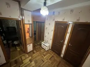 Сдается 4-комнатная квартира − 109 м²