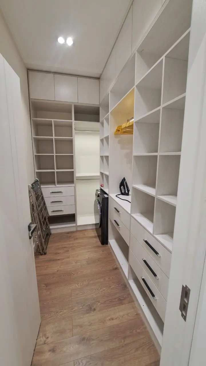 3 xonali kvartira sotiladi − 115 m²