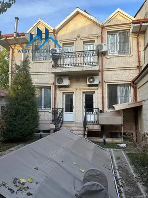 Ijaraga 3 qavatli uy − 300 m²