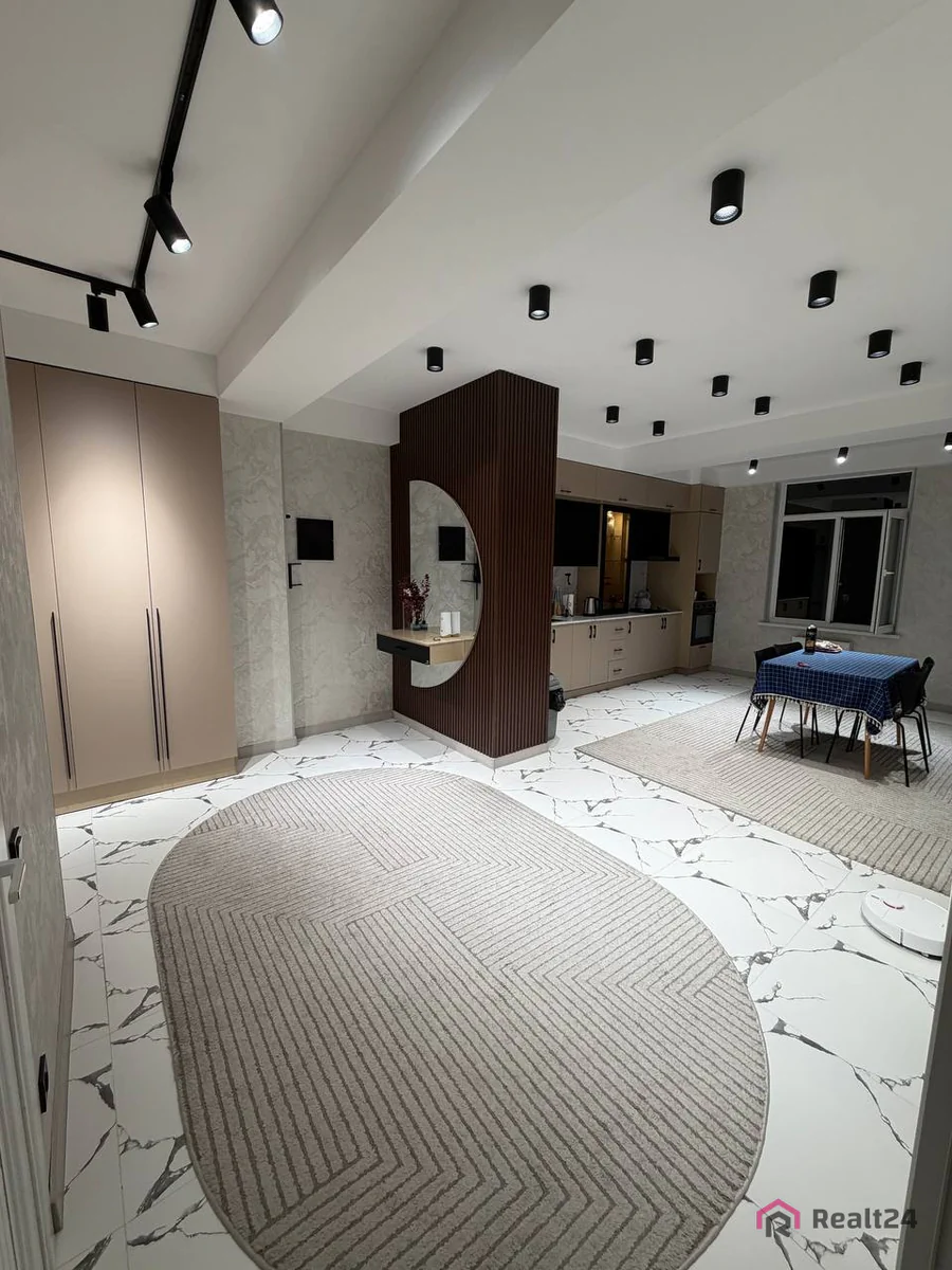 3 xonali kvartira sotiladi − 75 m²