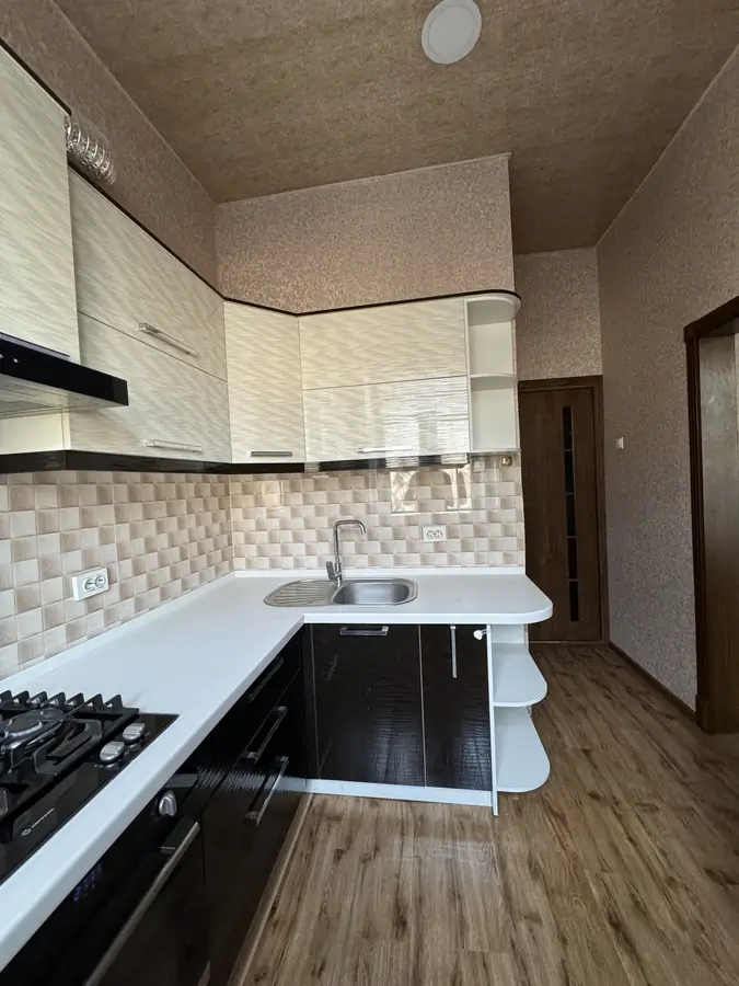 Продается 2-комнатная квартира − 50 м²