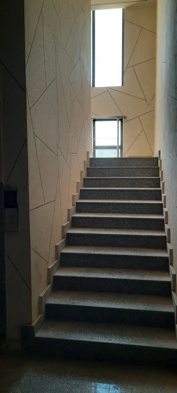 Продается 2-комнатная квартира − 65 м²