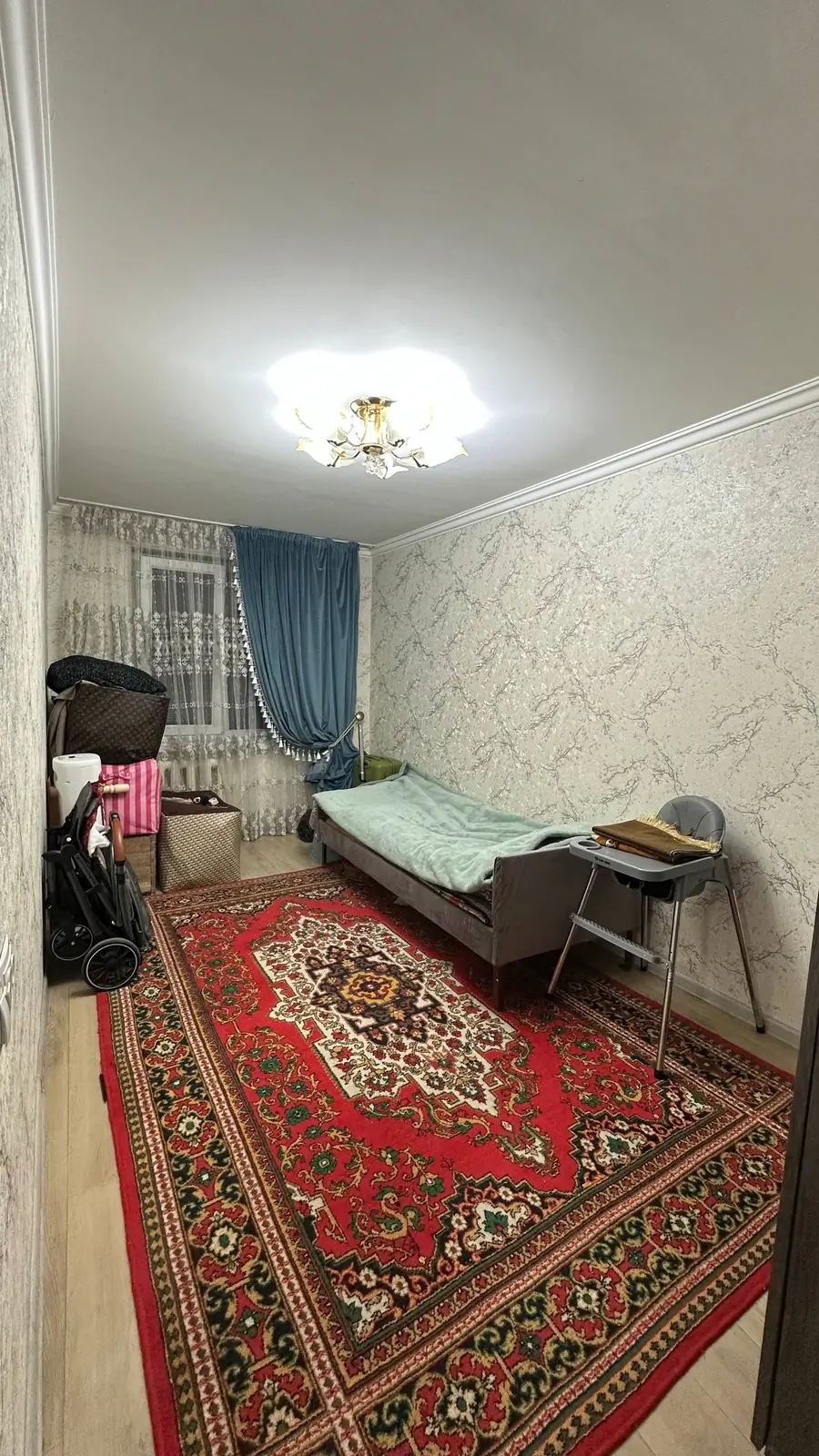 3 xonali kvartira sotiladi − 67.6 m²
