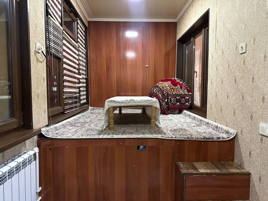 4 xonali kvartira sotiladi − 95 m²