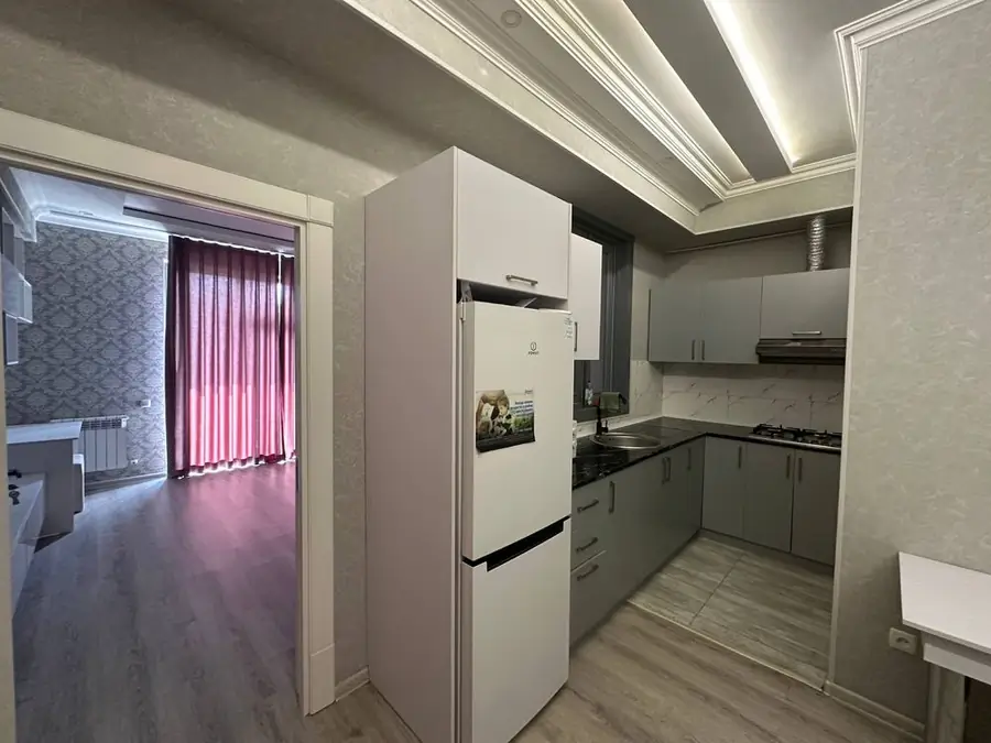 Сдается 2-комнатная квартира − 55 м²
