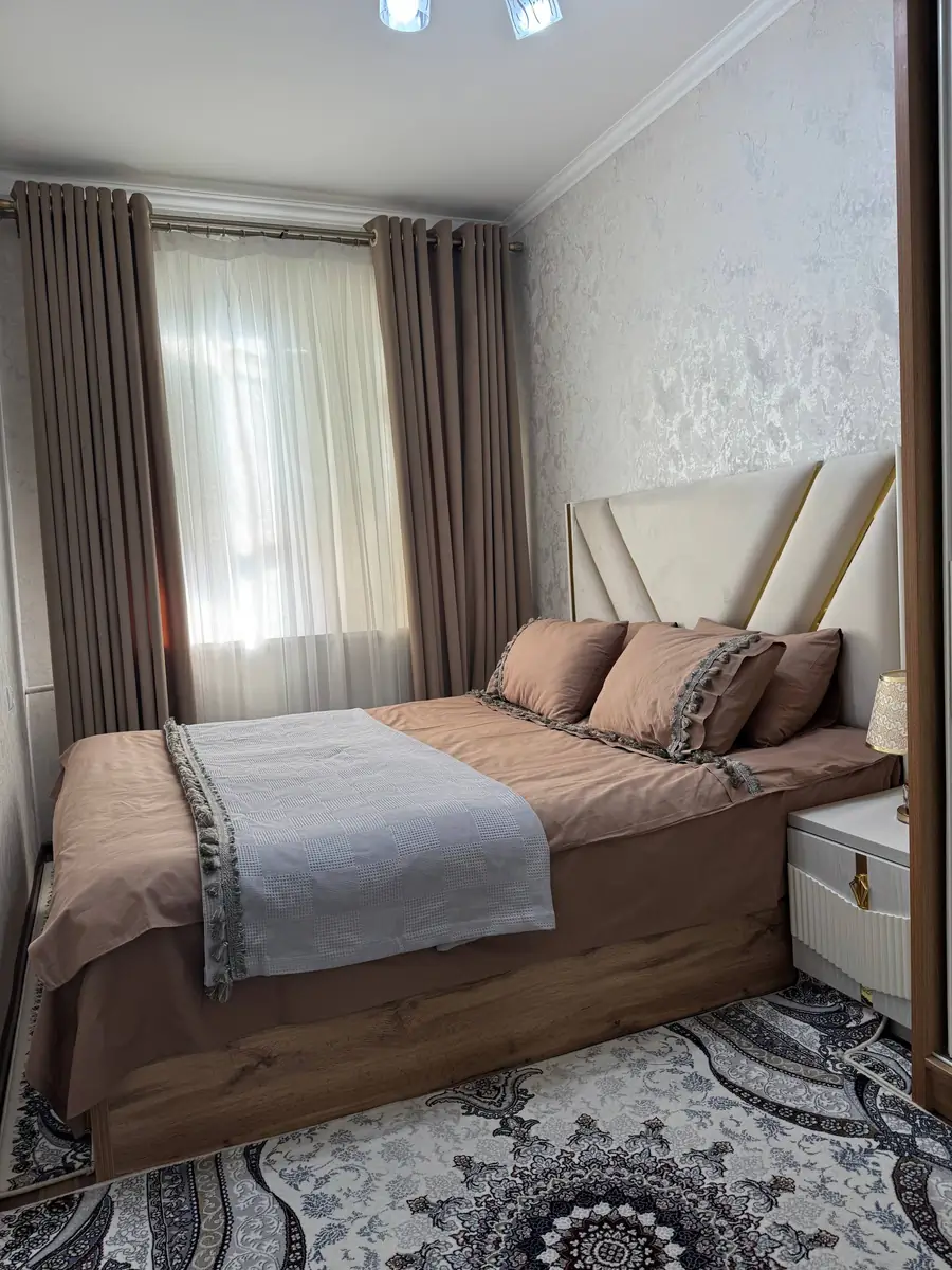 2 xonali kvartira sotiladi − 49 m²