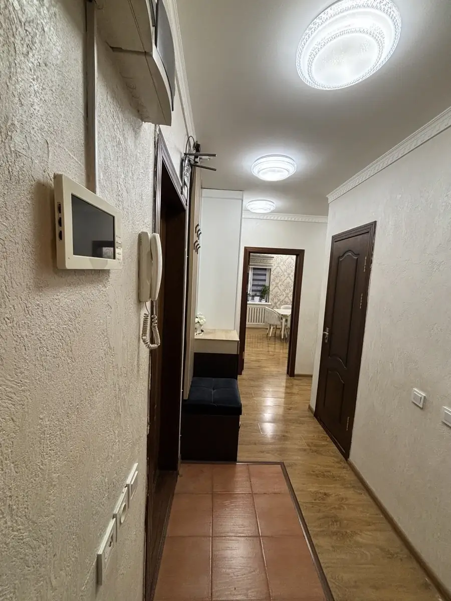 2 xonali kvartira sotiladi − 68.7 m²