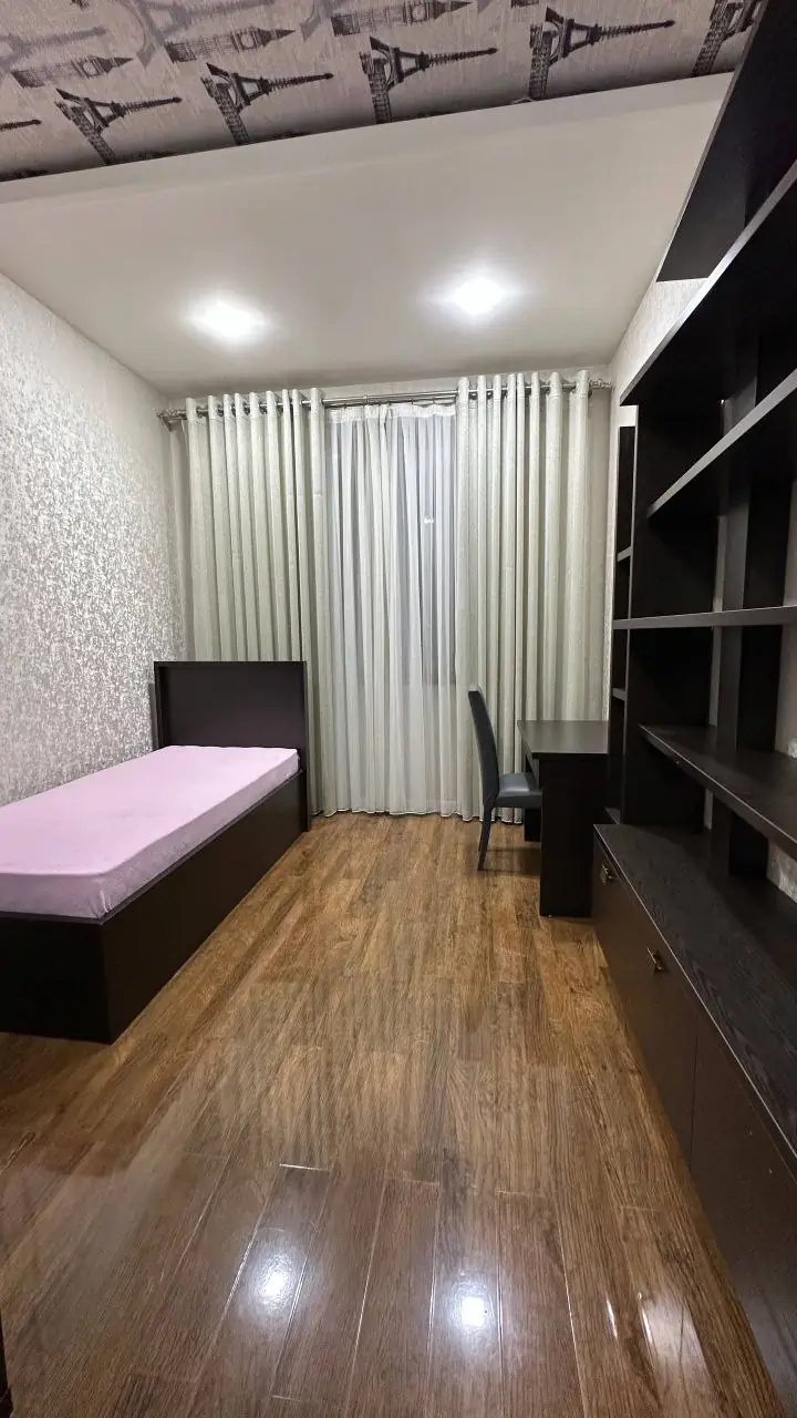 Сдается 1-этажный дом − 250 м²