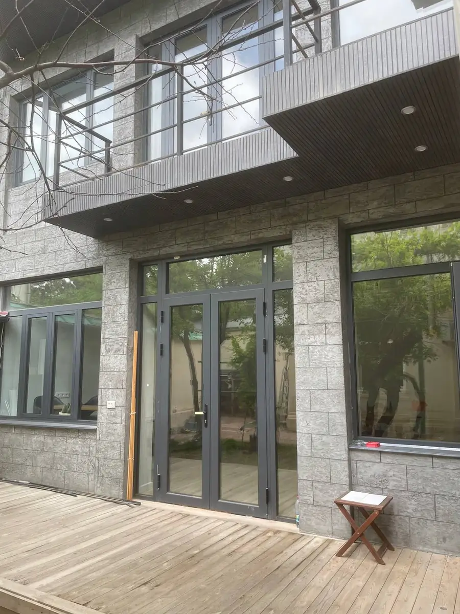 Ijaraga 2 qavatli uy − 340 m²