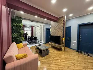 Сдается 2-комнатная квартира − 60 м²