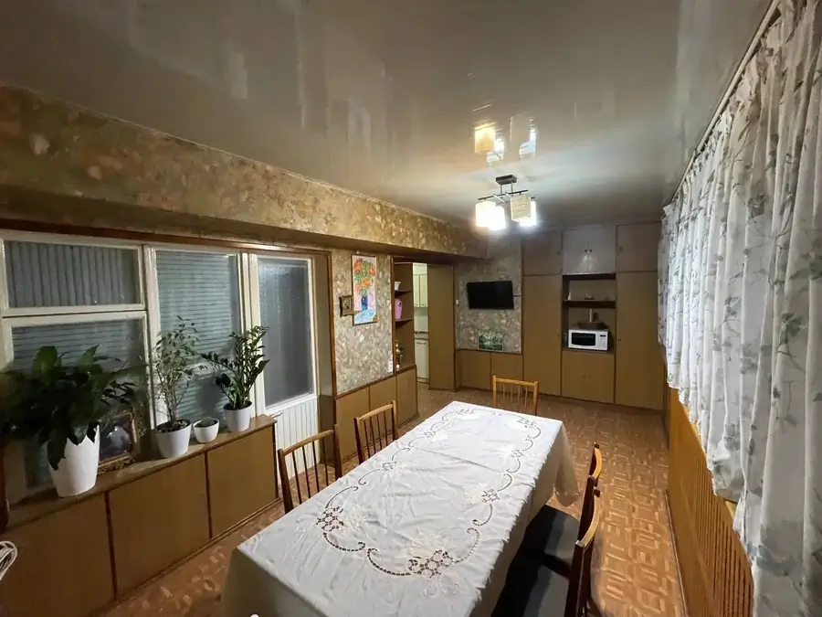 Ijaraga 4 xonali kvartira − 100 m²