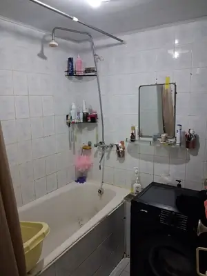 3 xonali kvartira sotiladi − 73 m²