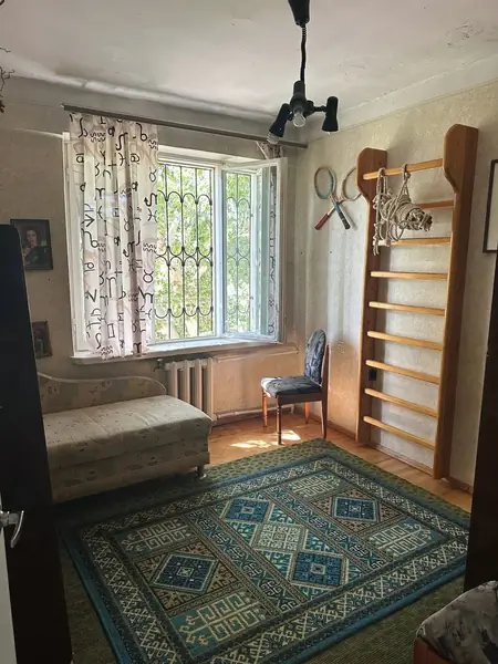 4-комнатная квартира − 80 м², 4/4 этаж