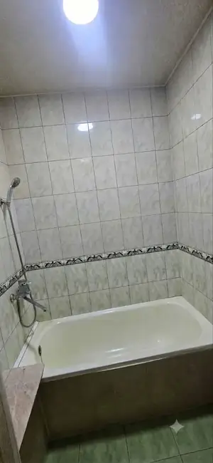 2 xonali kvartira sotiladi − 60 m²