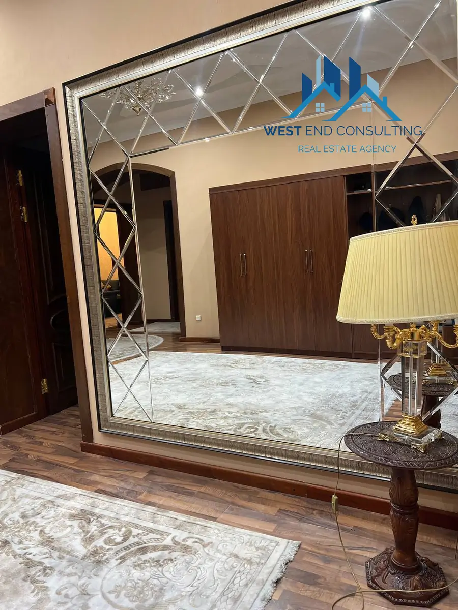 Ijaraga 3 qavatli uy − 420 m²