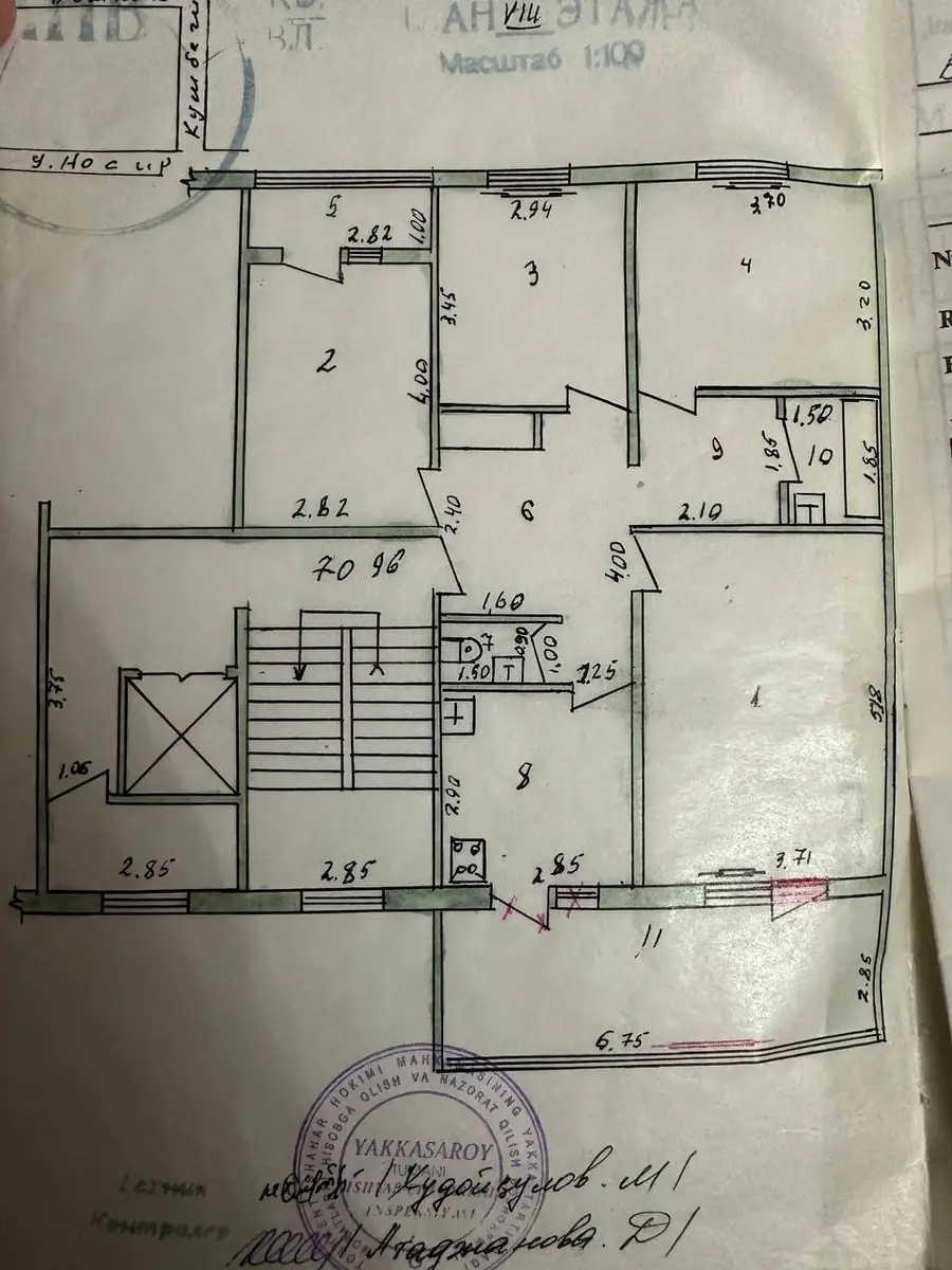 4 xonali kvartira sotiladi − 96 m²