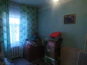 4 xonali kvartira sotiladi − 79 m²