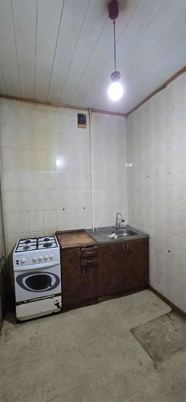 Сдается 1-комнатная квартира − 42 м²