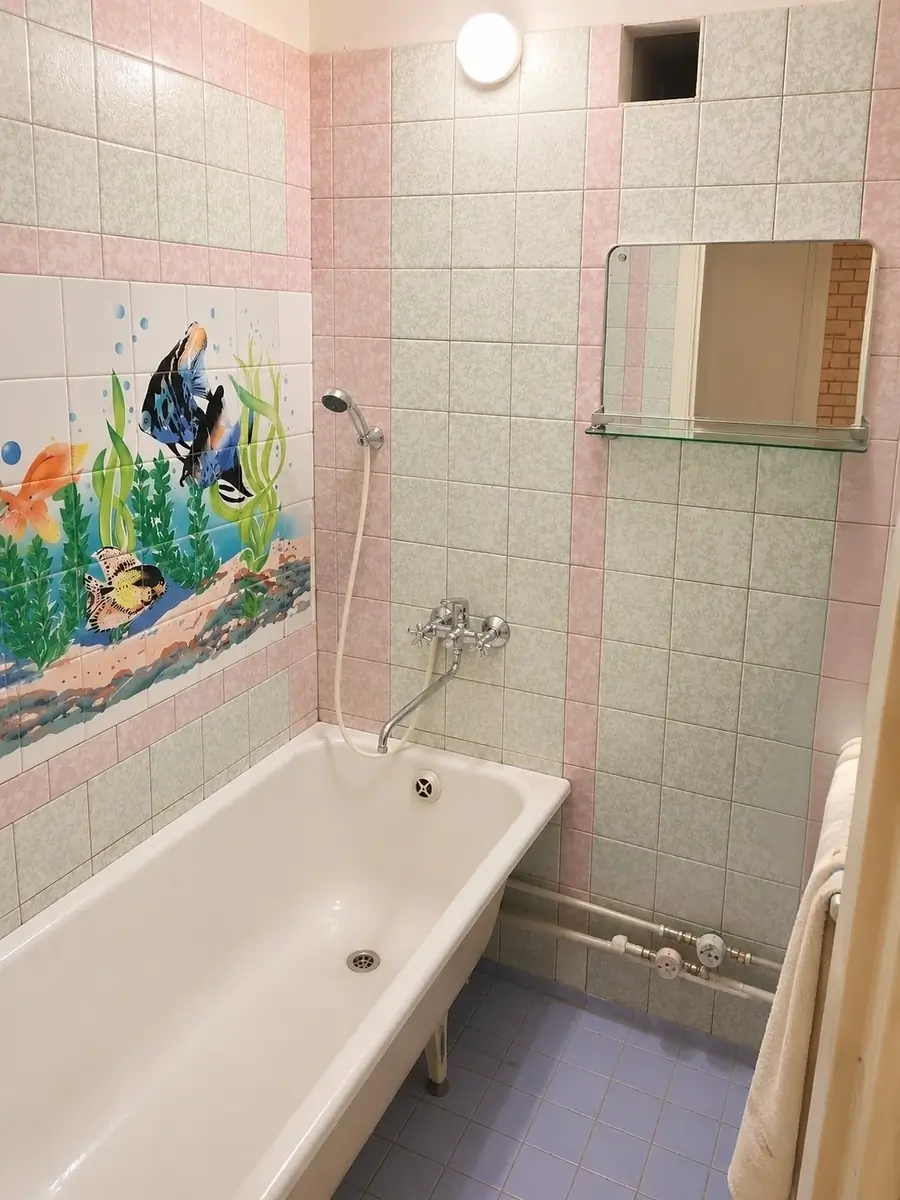 Продается 4-комнатная квартира − 80 м²