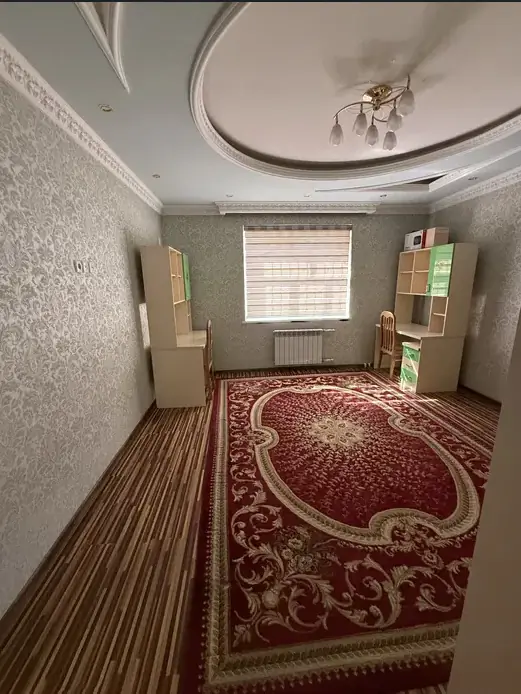 4 xonali kvartira sotiladi − 128 m²