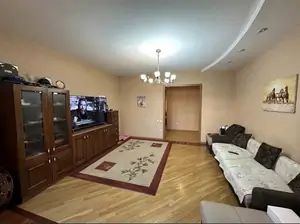 Сдается 2-комнатная квартира − 70 м²