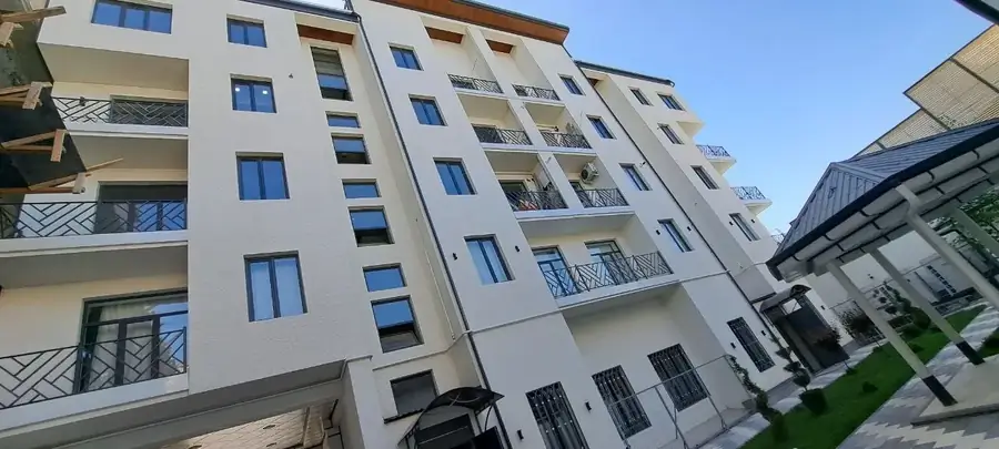 Продается 2-комнатная квартира − 50 м²