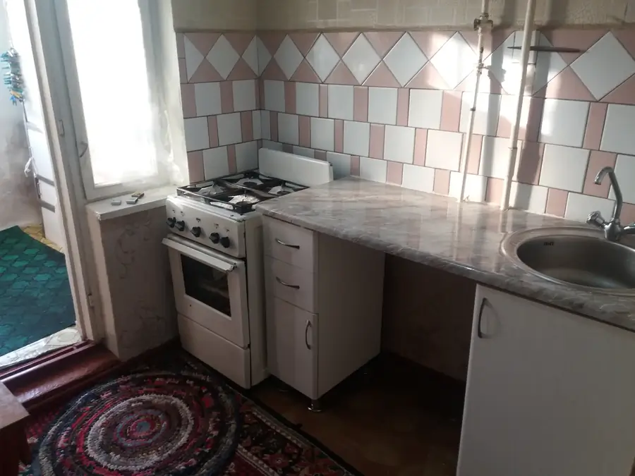 Продается 4-комнатная квартира − 84 м²