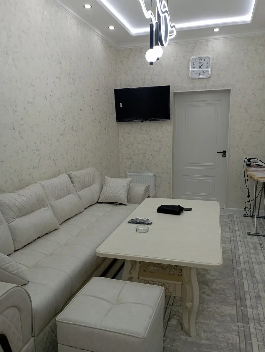 Продается 3-комнатная квартира − 61.4 м²