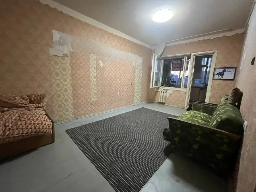 Продается 2-комнатная квартира − 60 м²