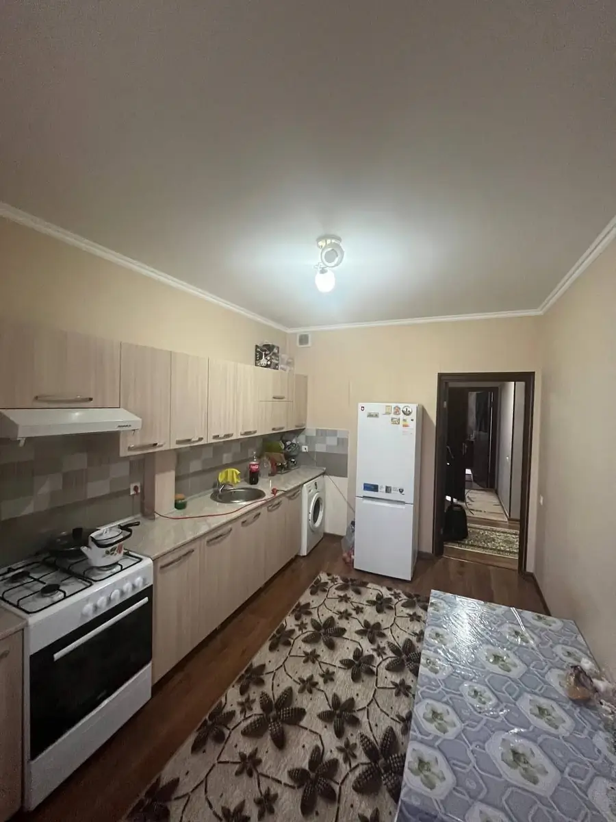 Продается 3-комнатная квартира − 72 м²