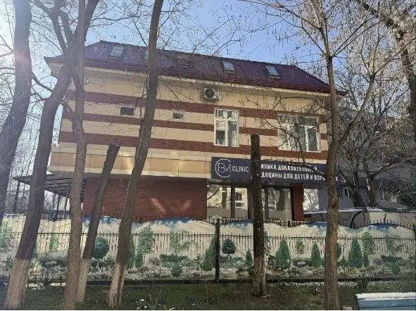 Savdo-sotiq maydoni sotiladi − 861 m²