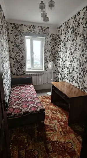 3 xonali kvartira sotiladi − 72 m²