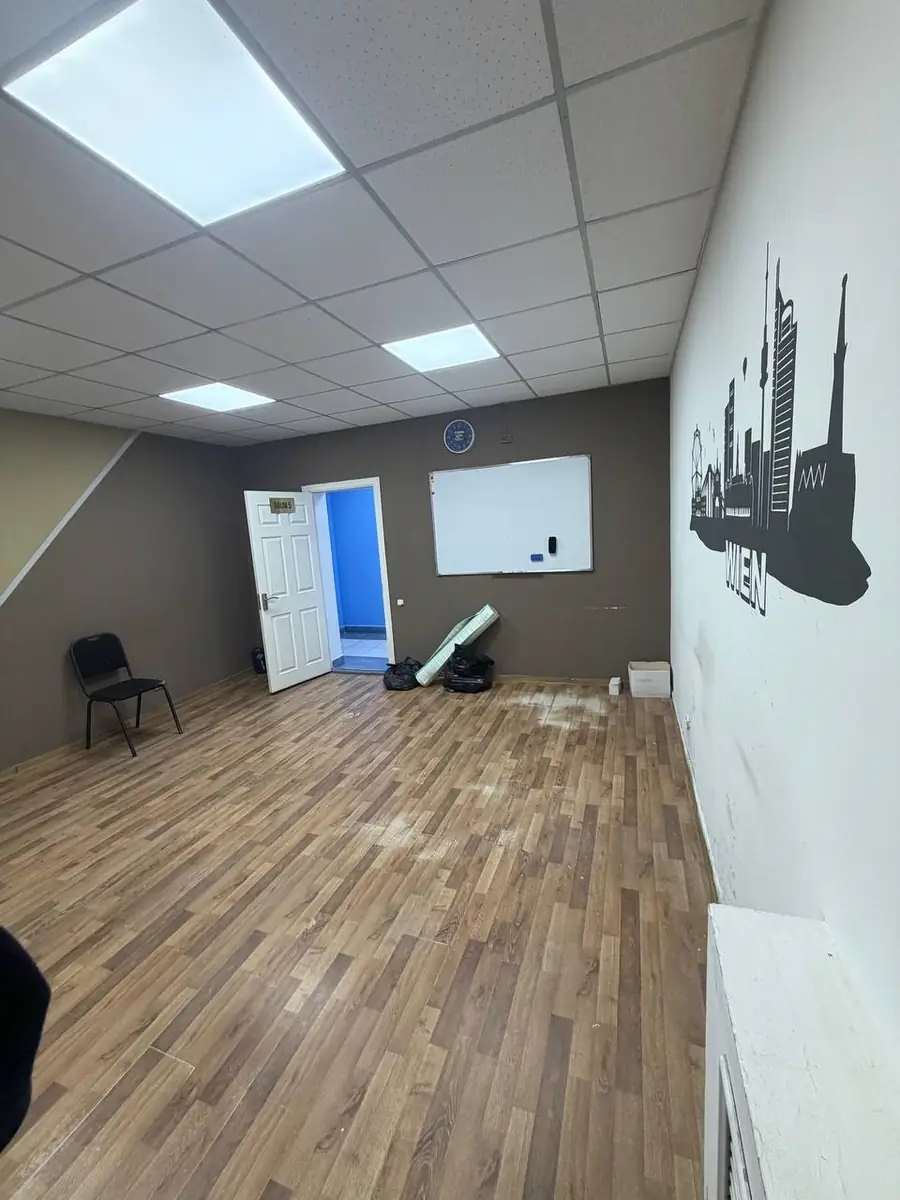 Ijaraga ofis − 250 m²