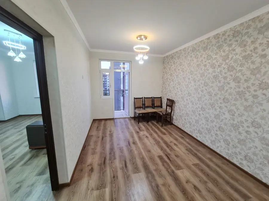 Продается 4-комнатная квартира − 100 м²