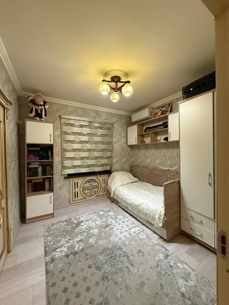 4 xonali kvartira sotiladi − 96 m²