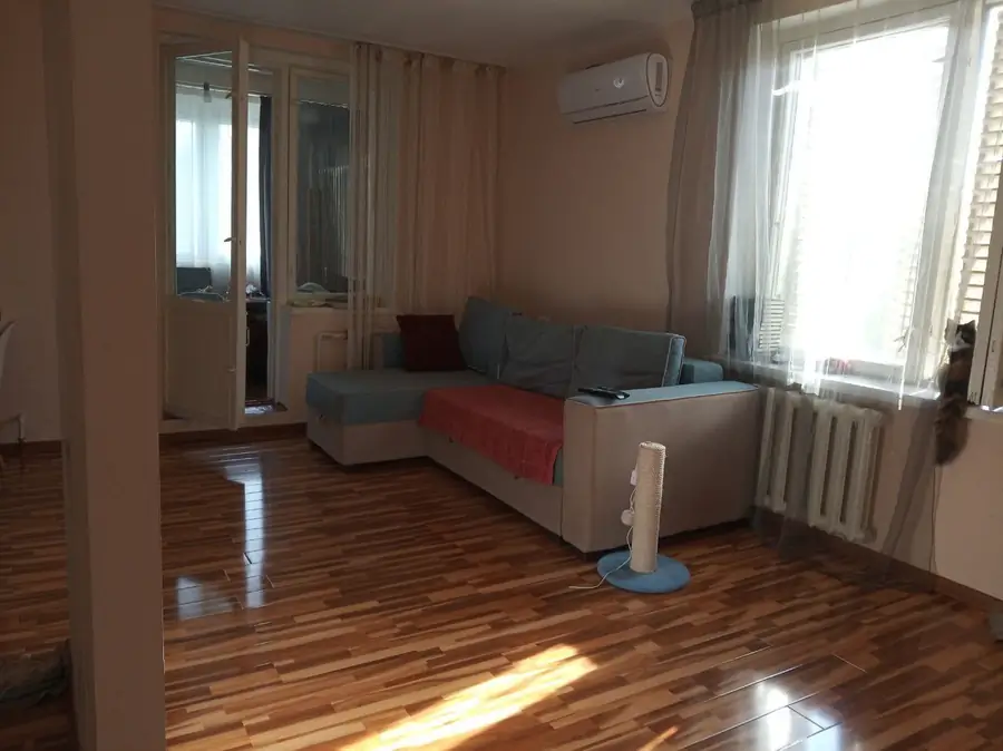 Продается 1-комнатная квартира − 39.4 м²