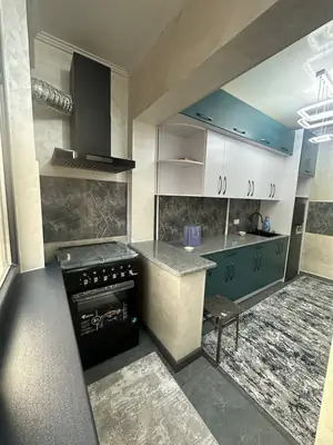 3 xonali kvartira sotiladi − 75 m²