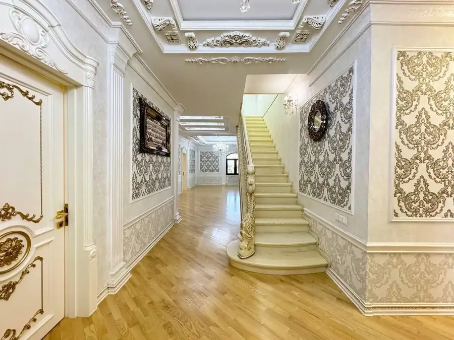 Ijaraga 5 dan ortiq xonali kvartira − 330 m²