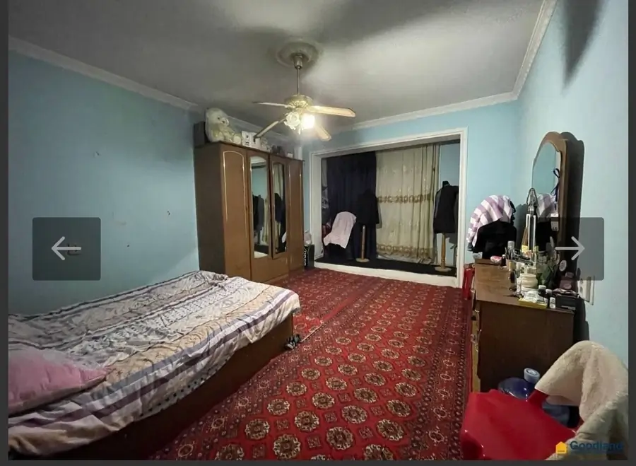 Продается Более 5-комнатная квартира − 190 м²