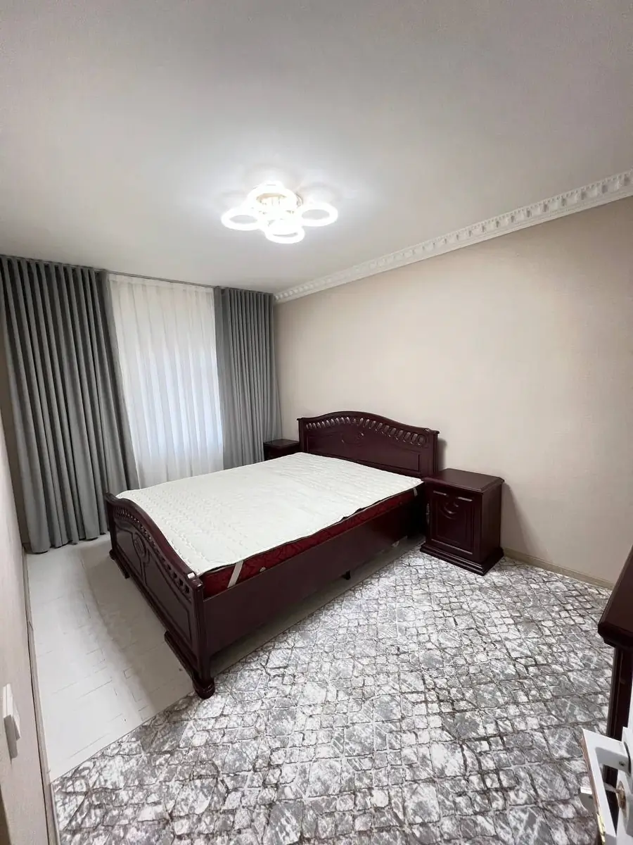 Ijaraga 4 xonali kvartira − 100 m²