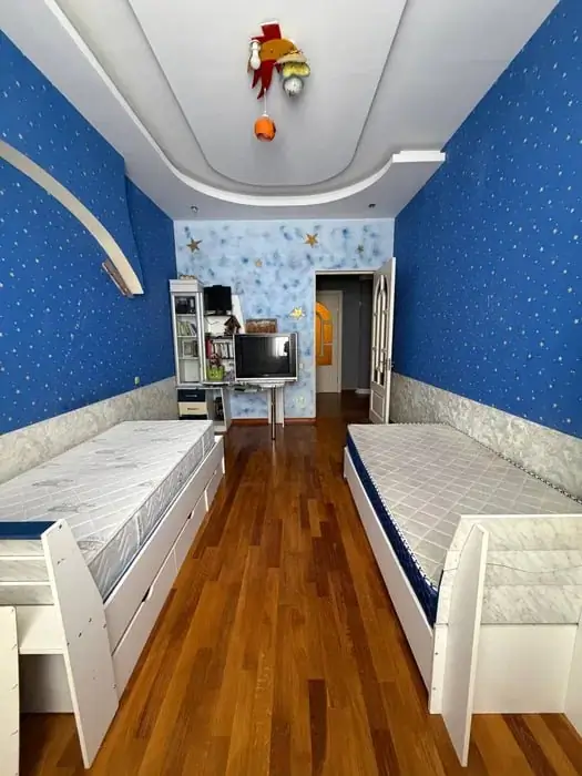 3-комнатная квартира − 161 м², 3/4 этаж