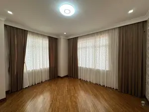 Продается 2-этажный дом − 600 м²