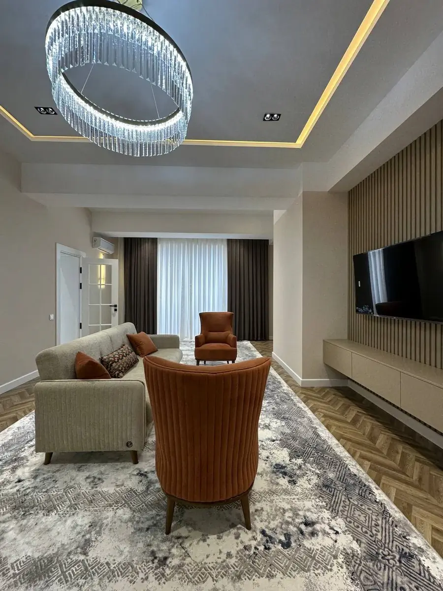 3 xonali kvartira sotiladi − 98 m²