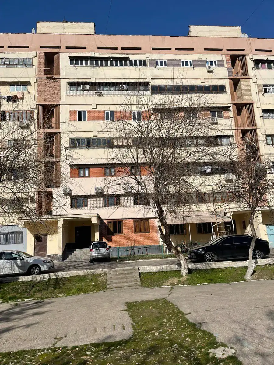 Продается 4-комнатная квартира − 120 м²